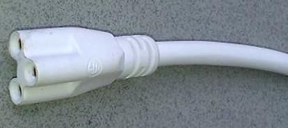 Câble d`interconnexion 3x0.75mm2 blanc 100-240V 50/60Hz.
